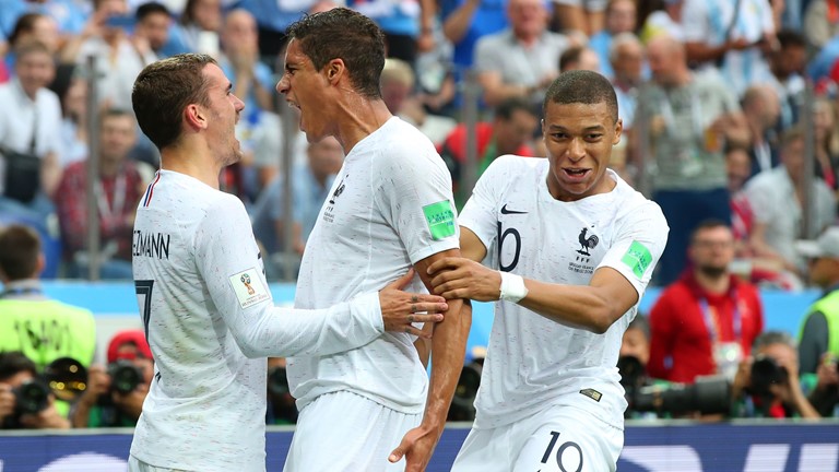 Uruguay vs Pháp 0-2: 'Gà trống Gaulois' bay vào vòng bán kết | Thông tin trận đấu | Vietnam+ (VietnamPlus)